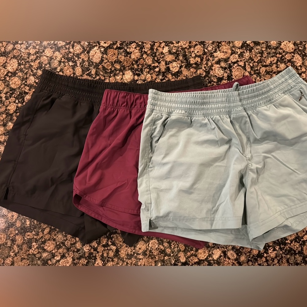 Old Navy Active Shorts Women’s medium Set of 3